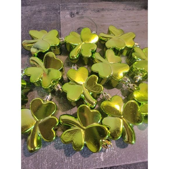Shiny green Saint Patrick's Day Clover ornament set - Picture 2 of 5